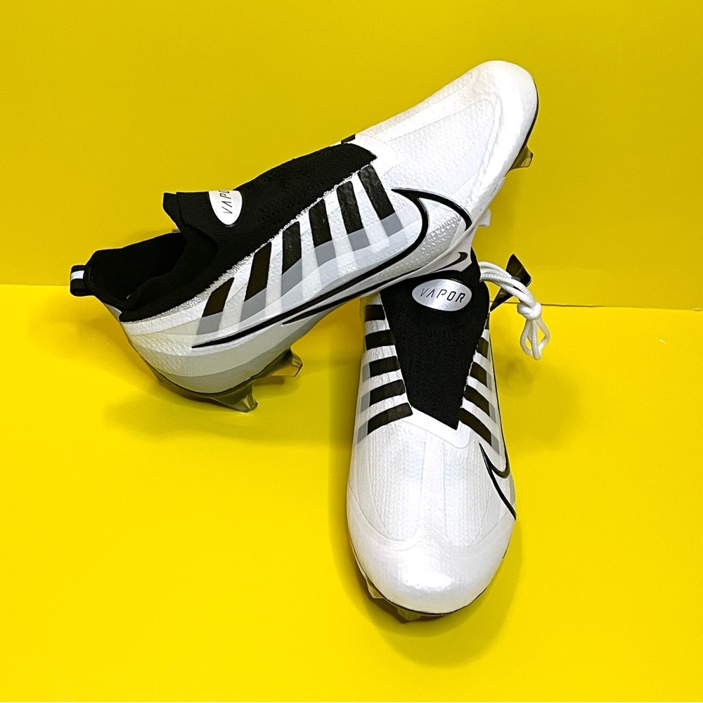 Nike Vapor Edge Elite 360 Flyknit Football Cleats Size 9 White Silver DQ3558-100